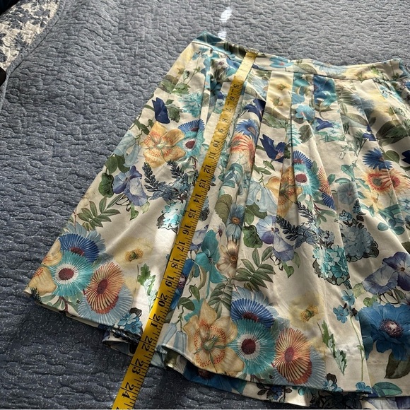 Talbot’s Skirt Pleated Floral Print Feminine Fairy Forest Blue & Cream Size 8P - Picture 10 of 10